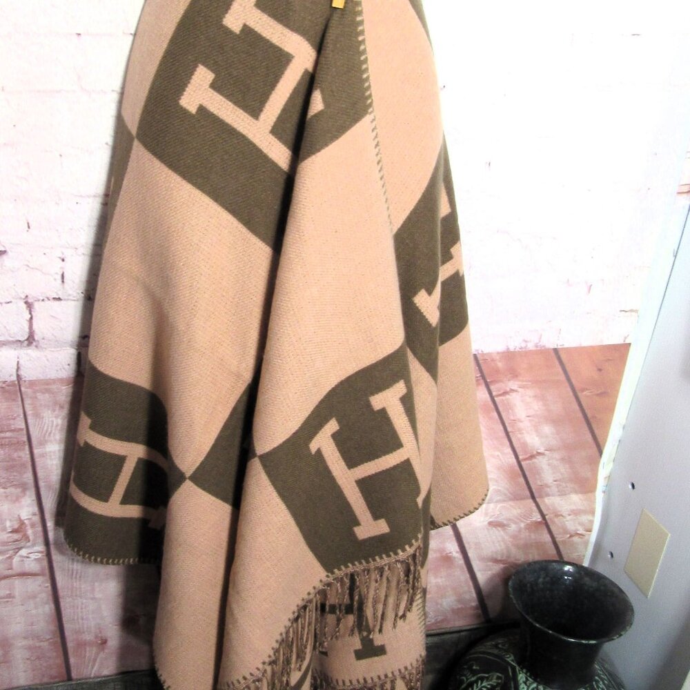 NWOT SOFT "H" SHAWL WRAP SCARF THROW 72" X 24" - Picture 4 of 6